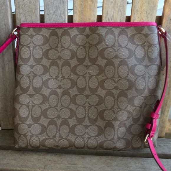 Coach crossbody - Picture 3 of 4